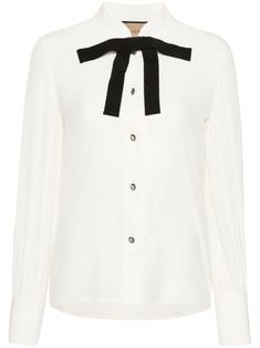 white/black silk crepe texture raised seam detail detachable pussy-bow collar crystal-embellished buttons front button fastening long sleeves with buttoned cuffs straight hem Gucci Outfits, Bow Collar, Wear Green, Van Cleef Arpels, Cotton Viscose, Silk Crepe, Lady Dior, Silk Shirt, Hermes Birkin