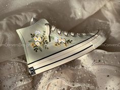 Bridal Converse/embroidered Converse/custom Converse Chuck - Etsy Cute Easy Outfits For School, Modest Christian Clothing, Floral Converse, Bridal Converse