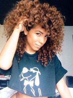 beautiful naturally curly hair. All that volume! >>> LOVING EVERYTHING THE CURLS AND THE COLOR, BELLA <<< Curls For The Girls, Pelo Afro, Beautiful Curls, Afro Hair, Hair Crush, Hair Envy, Hair Journey, Love Hair, Big Hair