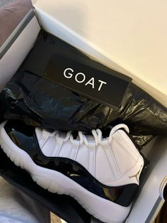 Jordan Shoes Astethic, Jordan Shoe Aesthetic, Jordans 11s, All Jordans 1-23, Jordans Shoes, Shoes Jordan, Baddie Shoes, Jordan Shoes Aestletic, Shoe Pics Aesthetic Jordans