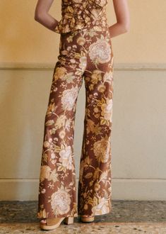 Printed trousers;Wide leg;Zip and hook fastening at the side;Length from the shoulder: 84 cm / 33.1 in (EU36/UK8) Denim Suit, 2025 Fashion, Spring 2025, Swimwear Dress, Printed Trousers, Floral Pants, Knitwear Tops, Floral Border, Powder Pink