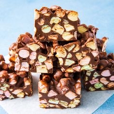 Confetti Squares - Delish.com Confetti Squares, Homemade Candy Recipes, Homemade Christmas Candy, Easter Candy Recipes, Peanut Butter Marshmallow Squares, Gingerbread Fudge, Hot Chocolate Toppings, Superbowl Desserts, Christmas Candy Homemade