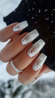 Discover 50+ Gorgeous Christmas Nails to Light Up Your Holidays 🎄💖! From Cute Christmas Nails to stunning Christmas Gel Nails, find inspiration for Her Nails this festive season. Explore December Nails with Red Christmas Nails, Festival Nails, and elegant Snowflake Nails. Whether you love Christmas Press On Nails or prefer Christmas Nails Easy, these ideas are perfect for every holiday vibe! ✨💅 Gingerbread Nails, Xmas Nail Designs, Holiday Manicure, Nails Unique, Xmas Nail, Nail Types, Christmas Gel, Red Christmas Nails, Festive Nail Art