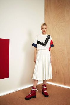 MSGM Resort 2017 Collection Resort 2017 Fashion, At Home Outfits, Fashion Show Images, Fashion 2017, Large Fashion, Fashion Details, Dressed Down, New York Fashion Week, Runway Fashion