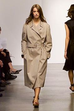 Calvin Klein Collection Spring 2002 Ready-to-Wear Fashion Show - Calvin Klein Calvin Klein Coat, British Vogue, Duster Coat, Trench Coat