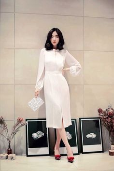 Cream Dress Outfit Classy, Cream Dress Formal, Long Cream Dress, Cream Dress Outfit, Elegant Short Dress, Elegant Dresses Short, Elegant White Dress, Outfit Classy, Korean Fashion Trends