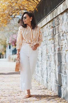 Orange And White Striped Shirt, Style White Pants, Casual Brunch Outfit Spring, Spring Brunch Outfit, White Striped Shirt Outfit, Casual Brunch Outfit, Brunch Outfit Winter, Brunch Outfit Spring, London 2023