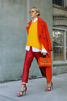 Long Flannel, Fall Footwear, Flannel Outfit, Blair Eadie, Orange Coat, Elegante Y Chic, Flannel Outfits, Tamara Mellon