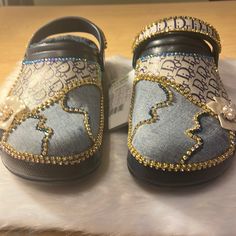 Embellished Crocs With Dior Design Leather, Crystal Stones And Daisy Charms With Pearls New With Tags Size Women 8 Pink Bling Crocs, Diy Crocks, Embellished Crocs, Crocks Decor, Navy Blue Crocs, Bedazzled Crocs, Bling Crocs, Clothes Makeover, Blue Crocs