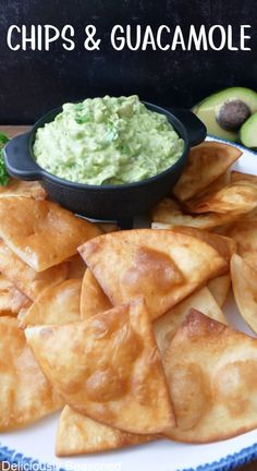 Crispy and golden brown tortilla chips sitting on a plate with guacamole in a small black bowl. Slow Cooker Recipes Mexican, Food Recipes Casseroles, Flour Tortilla Chips, Chips And Guac, Comfort Food Recipes Casseroles, Chips And Guacamole, Guacamole Chips, Italian Side Dishes, Guacamole Ingredients