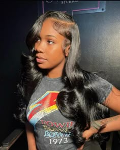 Super flat curly quickweave Frontal Wig Hairstyles, Birthday Hairstyles, Quick Weave Hairstyles, Lace Fronts, Wig Ideas, Front Lace Wigs, Frontal Hairstyles, Slick Hairstyles