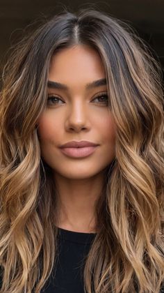 Effortless Lob Haircuts with Balayag Wavy Lob Haircut, Lob Haircut Layered, Highlights For Dark Brown Hair, Lob Haircuts, Chic Hairstyle, Brunette Hair With Highlights, Braided Styles