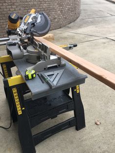 a table saw sits on top of a work bench