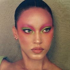 Editorial Makeup Looks, Makeup Green Eyes, Editorial Makeup Creative, Fairy Eye Makeup, Beauty Editorial Makeup, Character Chart, Vibrant Makeup, Couture Makeup, High Fashion Makeup