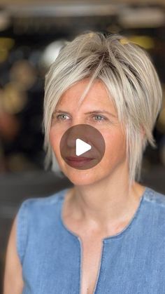 Mom Hairstyles Short, Balayage Hair Brunette Short, Short Inverted Bob, Razor Haircut, Choppy Bob Hairstyles For Fine Hair, Κούρεμα Bob, Short Hair Back, Short Shaggy Haircuts, Angled Bob Hairstyles