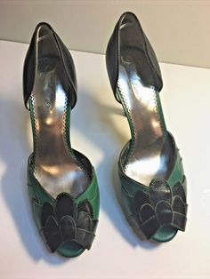 Poetic License 40.5 eur high heels green black Leather Event special occasion, US size 9.5, open toe Heels Green, Black Heels, Open Toe, Special Occasion, High Heels, Black Leather, Wedges, Heels, Best Deals