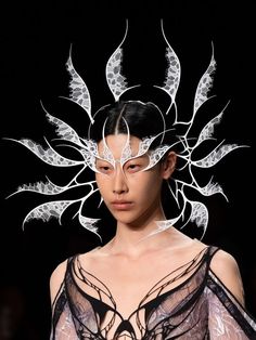 Bug Costume, Creepy Halloween Makeup, Editorial Hair, Iris Van Herpen, Horror Movie Characters, Futuristic Fashion, Fall 2022, Movie Characters