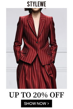 Chic Tailored Striped Blazer, Pinstripe Business Blazer With Pockets, Spring Striped Suits With Welt Pockets, Chic Striped Formal Blazer, Chic Striped Blazer For Business Casual, Chic Striped Blazer For Formal Occasions, Elegant Striped Blazer For Office, Elegant Striped Office Blazer, Pinstripe Blazer With Notch Lapel And Pockets