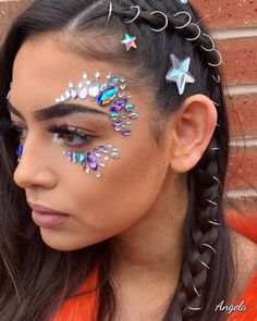 Kidchella Outfits, Festival Hen Do, Glitter Themed Party Outfit, Festival Glitter Looks, Coachella Theme Party Outfits, Festival Face Glitter, Festival Themed Party Outfit