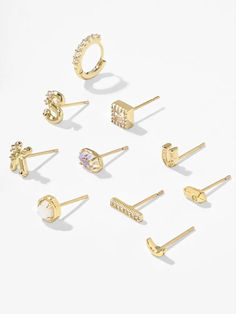 The Addison Gold Crystal Single Huggie Earring in White Crystal may be a standalone huggie, but it certainly does not skimp on the sparkle. This trending style is lightweight, versatile, and its white crystal detailing will add that wow factor to your stack. Huggie Earring, Vanilla Girl, Wow Factor, Gold Crystal, New Fashion Trends, White Crystal, Dream Jewelry, Huggies Earrings, Kendra Scott