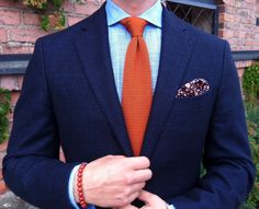 Orange knit tie, navy jacket. Tie Outfit, Ties Mens Fashion, Woo Woo, Mens Wearhouse, Mens Fashion Blog, Orange Tie, Navy Suit, Classic Suit