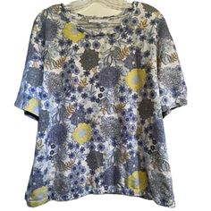 Jane + Delancey Short Sleeve Elastic Hem Floral Blue/Yellow Top Size Xl Photos Are Part Of The Description So Please Review. All Items Are Pre-Loved Unless Marked Nwt Or Nwot. Please Ask Questions!! Due To Variations Of Monitors And Cameras Image Colors May Not Be Exactly As They Appear On Your Screen. Cat Friendly, Smoke Free Home. Stretch Yellow Tops With Floral Print, Yellow Floral Print Relaxed Fit Tops, Yellow Top, Cat Friendly, Blue Yellow, Cameras, Product Description, Womens Tops, Tops & Tees