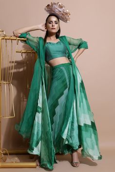 Open Crop Top, Long Skirt Top Designs, Cape Set, Ethnic Beauty, Dresses Western, Raw Silk Lehenga, Fashion Design Books, Gowns Dresses Elegant, Bridal Dress Fashion