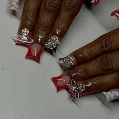 Christmas Nails Black People, Silver And Red Nails Acrylic, Red Nail Inspo Acrylic Short, Birthday Nails Inspiration Red, Short Red Birthday Nails, Red Nails For Birthday, Red Nail Designs Short Nails, Red And White And Black Nails, Black And Red Duck Nails