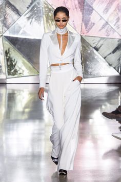 Christian Siriano Fall/Winter 2019 Look 37 Party Pants, Fashion Show Collection, Vogue Paris, White Fashion, New York Fashion Week, New York Fashion, World Of Fashion