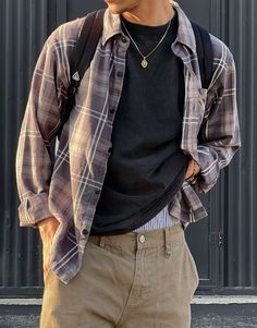 Flannel Layering Outfits Men, Downtown Men Aesthetic, Layering Flannel Outfit, Slim Men Style Outfit, Mens Layering Outfits, Layering Outfits Men, Hand Placement, Flannel Outfit, Mens Smart Casual Outfits