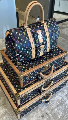 Lv Luggage, Von Dutch Hat, Dream Closet Design, Louis Vuitton Luggage, Wealthy Women, Hello Kit, Pack Your Bags, Louis Vuitton Accessories, Diva Fashion