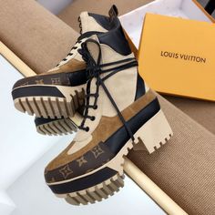 Size: 35-47 It comes with Dust box, Care manual, Tag, and Paper bag.Size Guide: Botas Louis Vuitton, Dior Boots, Real Leather Boots, Nike High, Leather Boots Women, Crazy Shoes, Boots Women, Lebron James, Short Boots