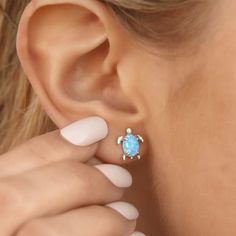 Take it slow in our Opal Sea Turtle Earrings! This cute sea turtle design gets extra chic with a sparkly opal center in blue or white on rose gold or silver studs. Sea Turtle Earrings, Cute Sea Turtle, Sea Turtle Design, Sea Earrings, Turtle Ring, Take It Slow, Dragon Earrings, Pura Vida Bracelets, Turtle Earrings