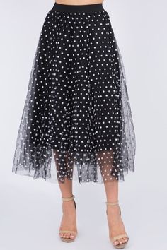 Polka dot pattern, 3 layered tulle of varying lengths Midi length skirt, inner lining, elastic waistband Black background with small white dots Material: 100% polyester mesh tulle Polka Dot Tulle Skirt, Chic Work Outfit, Tule Rok, Gonna In Tulle, Tulle Midi Skirt, Dapper Day, String Of Pearls, Blast From The Past, Black Tulle