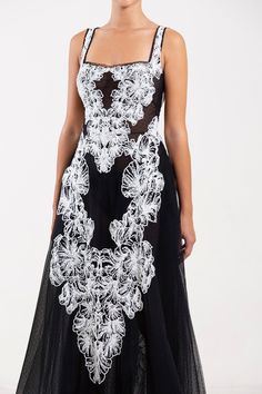 Description Black-White A-line, Long dress Sleeveless Open neckline Tulle, Embroidered lace Dry Clean Evening Dress RTWSS22-72-38