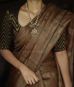 Striped Blouse Designs, Copper Fabric, Saree Wearing Styles, Simple Saree Designs, Best Blouse Designs, New Saree Blouse Designs