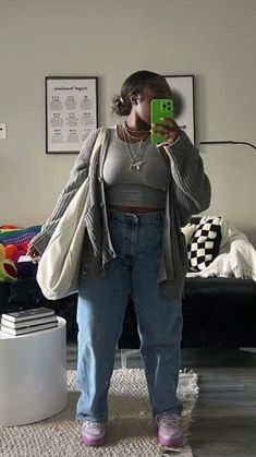 Fashion Inspo Outfits Large Size, Cute School Outfits Plus Size, Art Museum Aesthetic Outfit Plus Size, Cute Outfits With Mom Jeans For School, Simple School Outfits Plus Size, Plus Size Baggy Jean, Fall College Outfits Plus Size, Comfy But Stylish Outfits Plus Size, College Outfits Medium Size