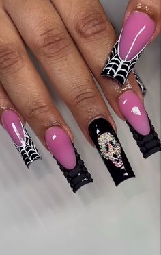 Halloween Nails Inspo, What's Your Favorite Scary Movie, Black Halloween Nails, Halloween Acrylic Nails, Hard Nails, Nails Design With Rhinestones, French Acrylic Nails