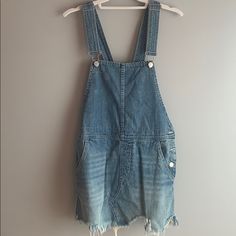 This Fun Light Wash Overall Dress Is A Must Have For Summer! Tags Are Still On, From Free People. Available In Both Size 2 And Size 4! Summer Tags, Denim Overall Dress, Overall Dress, Light Wash Denim, Free People Dresses, Free People Dress, Must Haves, Colorful Dresses, Overalls