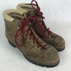 Vintage Vasque Hiking Boots Steel Tool Made In Italy Size 7 1/2 , 6 1/2" Shaft Hiking Trail, Brown Vintage, Tool Steel, Mountaineering, Hiking Trails, Hiking Boots, In Italy, Hiking, Size 7