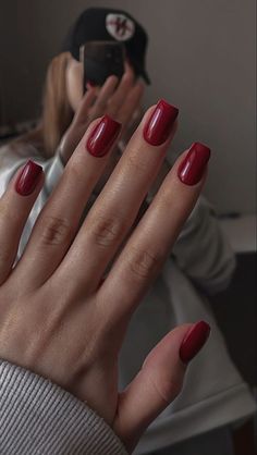 Short Red Nails, Hello Nails, Red Acrylic Nails, Short Square Nails, Smink Inspiration, Minimal Nails, Classy Acrylic Nails, Makijaż Smokey Eye, Red Nail