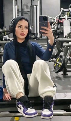 Gym Hijab Style, Modest Fitness Outfits, Muslim Workout Outfit, Gym Fits Modest, Gym Outfit Modest, Makeup For Gym