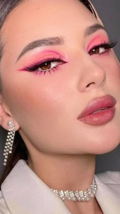 Pink Eyeliner, Summer Makeup Looks, Eye Makeup Pictures, Colorful Eye Makeup