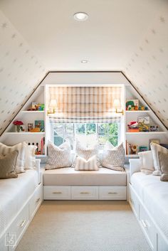 there are two pictures of a bedroom with white walls and ceiling, one is in the attic