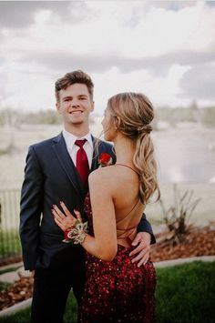 Prom Pictures Ideas, Long Prom Dresses Cheap, Prom Photography Poses, Homecoming Poses, Prom Dresses Cheap, Prom Pictures Couples, Prom Picture Poses, Homecoming Pictures