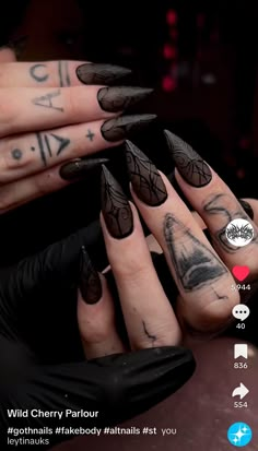 Gothic Jelly Nails, Gothic Nail Ideas Acrylic, Nail Art Inspo Witchy, Witchy New Years Nails, Morticia Addams Nail Ideas, Lace Design On Nails, Gothic Autumn Nails, Black Stiletto Halloween Nails, Frosted Black Nails