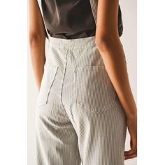 This Salopette Jumpsuit with wide legs exudes casual style with its stripe design and relaxed fit. Made from stretch denim, it features adjustable straps and a button placket, as well as five pockets for convenience. Runs true to size. S. 65% Rayon 30% Nylon 5% Elastane Jumpsuit Sleeves, Striped Jumpsuit, Winter Tops, Estilo Casual, Alternative Fashion, Grey Stripes, Button Placket, Stripes Design, Stretch Denim