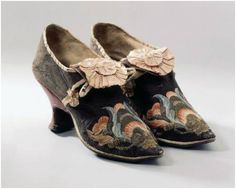 1700-1750 Women's shoes; brown leather and embroidered silk Sewing Journal, Fashionable Shoes, Latest Shoe Trends