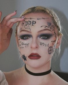 Ttpd Makeup Ideas Taylor Swift, Tortured Poets Department Makeup, Ttpd Makeup Ideas, Ttpd Makeup, Taylor Swift Makeup Ideas, Ttpd Outfit Ideas, Fortnight Taylor Swift, Halloween Taylor Swift, Eras Tour Makeup