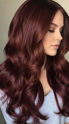 💫🦋 Classic Dark Caramel Hair fall hair colors dark copper Inspiration 💅🌟 Dark Brown Red Hair, Dark Caramel Hair, Mahogany Brown Hair